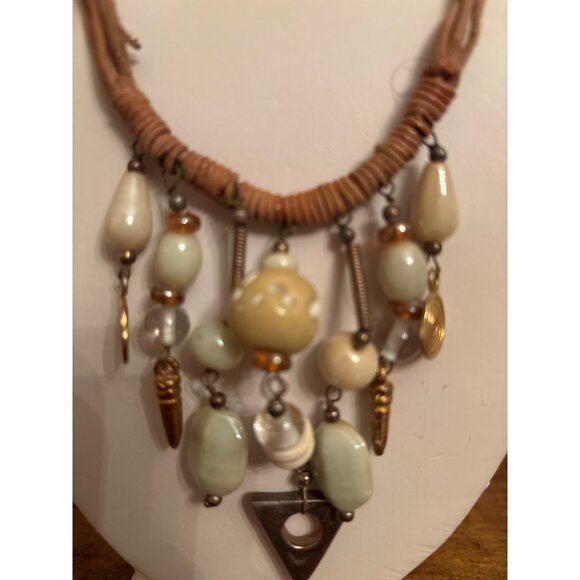 Boho Babe Chunky Bead Tassel Necklace Suede Cord & Tribal Vibe Gold Tone Pendant - Picture 13 of 14